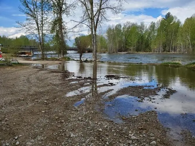 Flooding closes Woodside Bridge Fishing Access Site to vehicle traffic