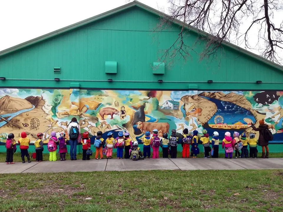Spirit at Play kids check out a mural